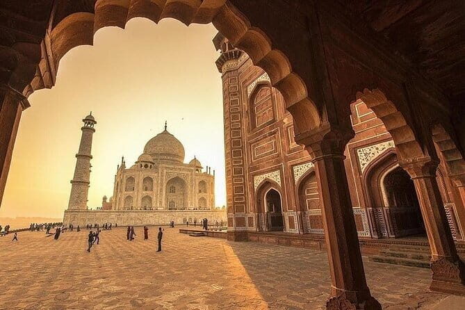 Taj Mahal & Agra Private Day Tour from New Delhi by Car with Meal - Diving Into the Itinerary