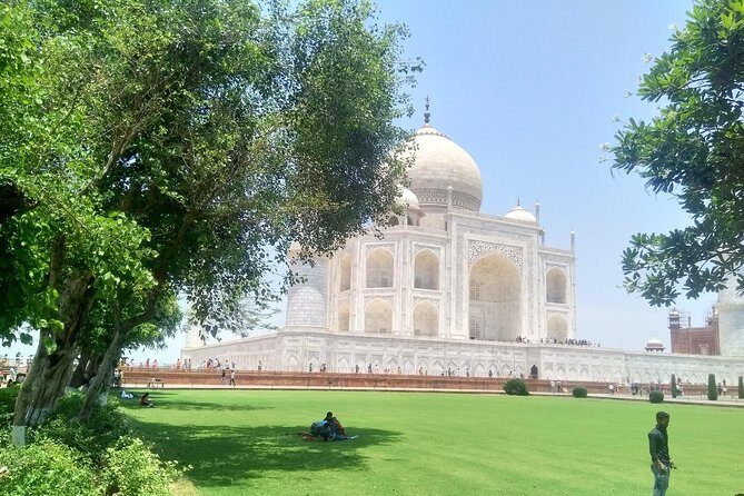 Taj Mahal Day Tour from Delhi by Superfast Train Gatimaan Express - The Superfast Gatimaan Express: Fast, Comfortable, and Convenient