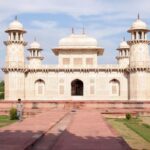 Taj Mahal Sharing Group Tour From Delhi Sat & Sunday Only - The Taj Mahal