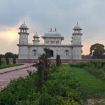 Taj Mahal Sunrise and Agra Private Tour By Car From Delhi - Lunch at a 5-Star Hotel