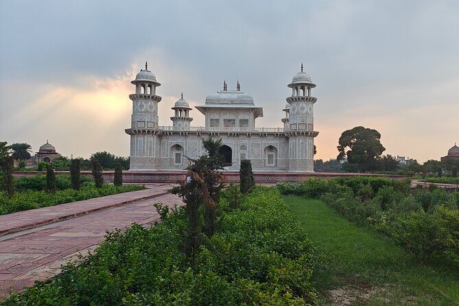 Taj Mahal Sunrise and Agra Private Tour By Car From Delhi - Lunch at a 5-Star Hotel