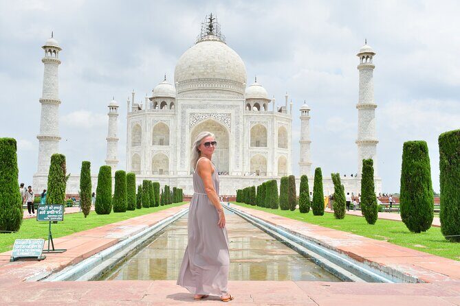Taj Mahal Tour with Professional Photographer and Guide - Detailed Breakdown of the Itinerary