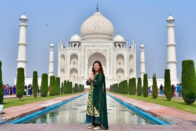 Taj Mahal Tour With Professional Photographer With Rental Saree - Detailed Breakdown of the Experience