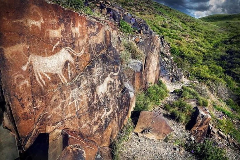 Tanbaly Gorge: Ancient Petroglyphs UNESCO Site Day Tour - Exploring the Petroglyphs: What You’ll See