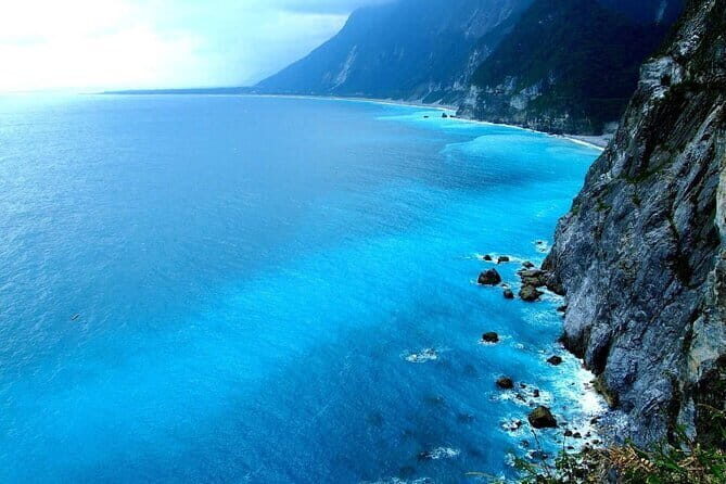 Taroko, Qingshui Cliff, Xincheng Old Street & Qixingtan Day Tour - Coastal Relaxation at Qixingtan Beach