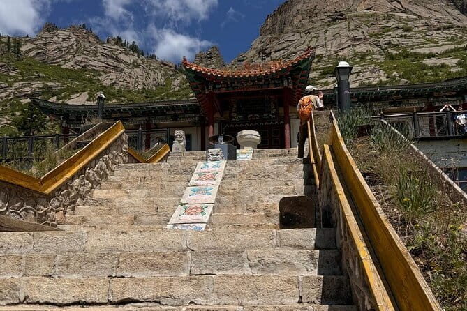 Terelj National Park and Chinggis Khaan Statue Tour - Who Is This Tour Best For?