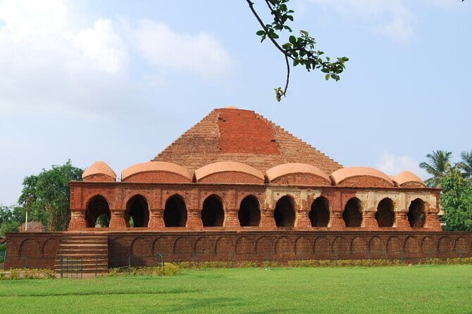 Terracotta Temples and Baluchuri Weavers Tour - The Magnificent Rasmancha and Malleshwar Temple