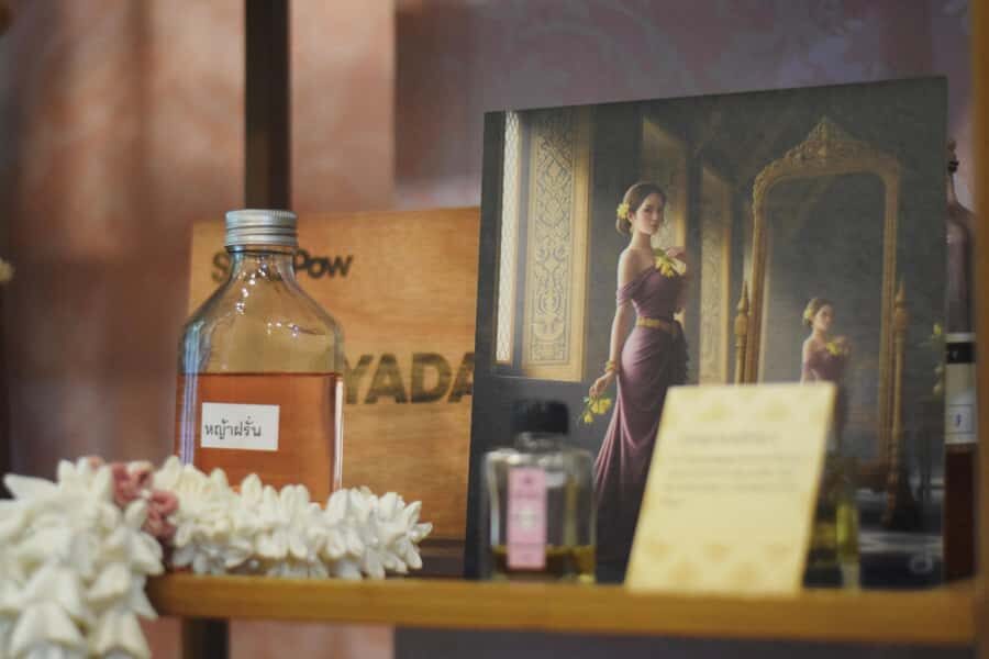 The Scents Bangkok: From Flower Market to DIY Thai Perfume - Culinary Aromas and Heritage