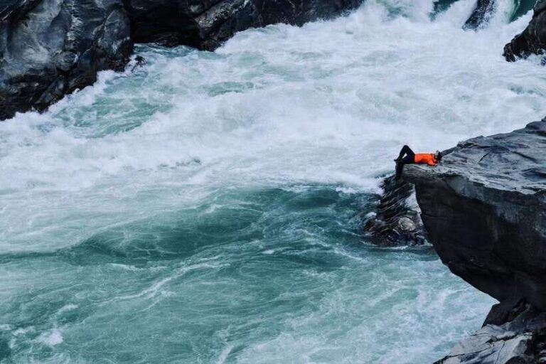 Tiger Leaping Gorge Trekking in the Canyon - An In-Depth Look at the Tiger Leaping Gorge Tour