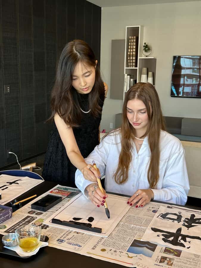 Tokyo: Japanese Calligraphy on Scroll/Fan with drink&sweets - Real Experiences from Visitors
