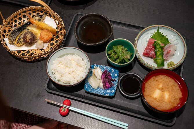Tokyo: Japanese Knife Skills and Sashimi & Tempura Cooking Class - The Experience in Action