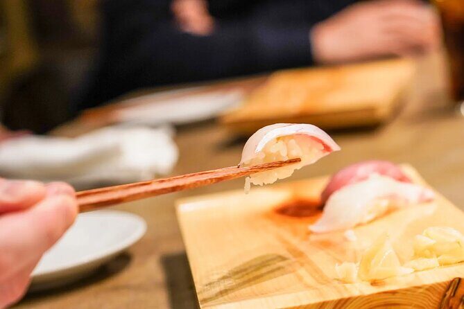 Tokyo Shinjuku Food Tour with 13 Dishes and 4 Local Eateries - The Experience: What to Expect