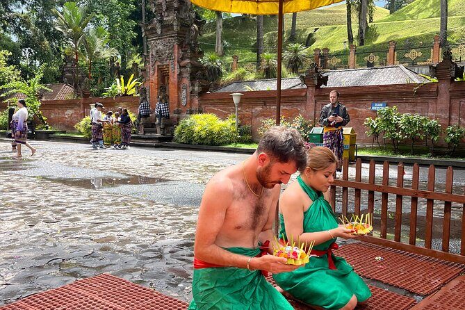 Ubud Private Chasing Waterfall and Water Temple Tour - Waterfalls and Sacred Sites: Ubud Sari Coffee & Rice Terraces