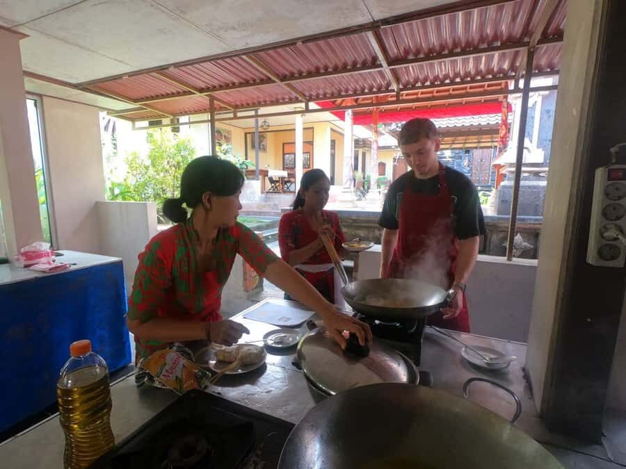 Uluwatu: Balinese Cooking Class And Market Tour Free Pick Up - What to Expect from the Uluwatu Cooking Class and Market Tour