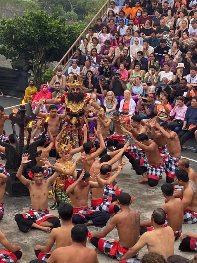 Uluwatu: Temple Sunset, Kecak Dance & Jimbaran Dinner - The Value and Variations of the Tour
