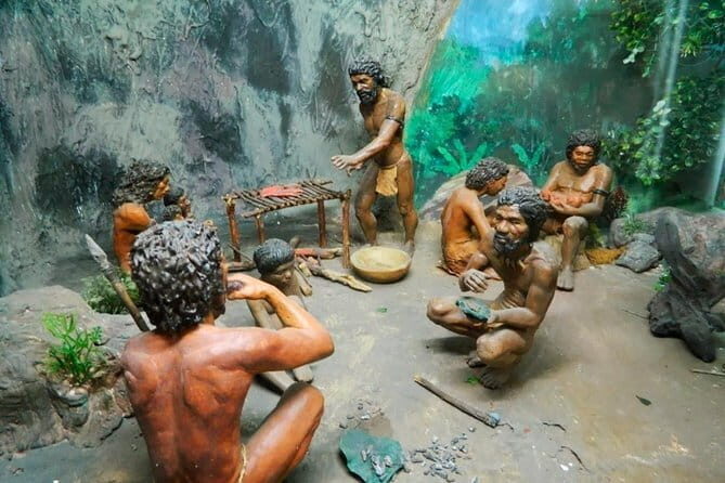 UNESCO Archaeological Heritage Of The Lenggong Valley from Ipoh - Lunch and Relaxation in Lenggong Town