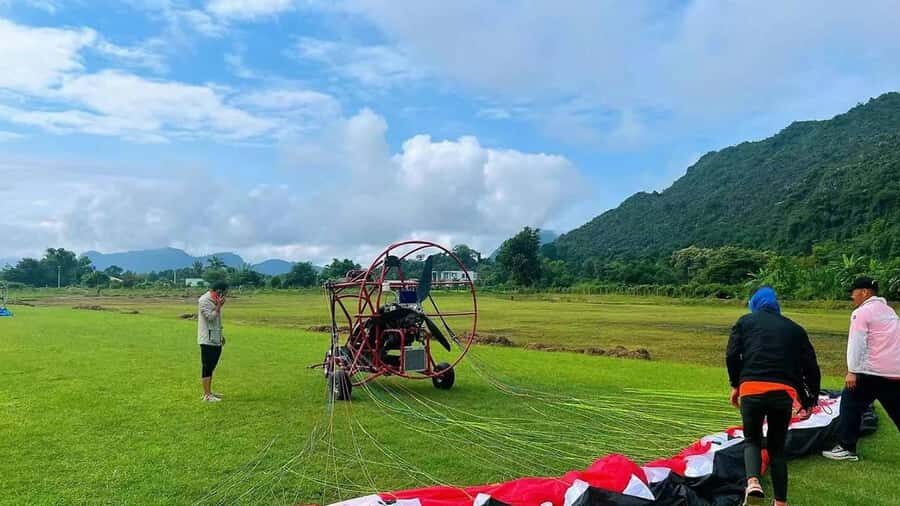 Vang vieng Cloud Walk: Hot Air Balloons and Paragliding Tour - Detailed Breakdown of the Itinerary