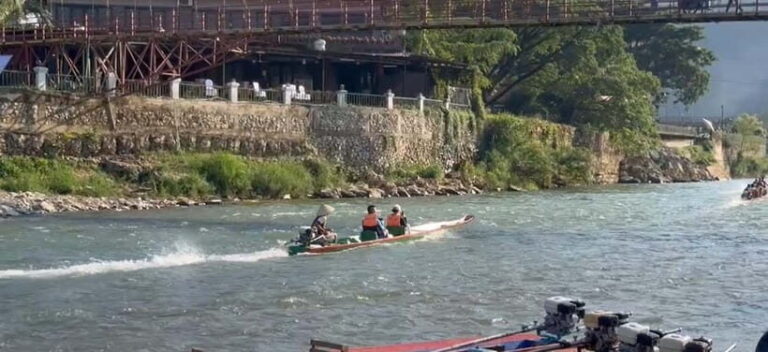 Vang vieng: Longtail boat&Paragliding & hotel pick-up - The Experience from a Traveler’s Perspective