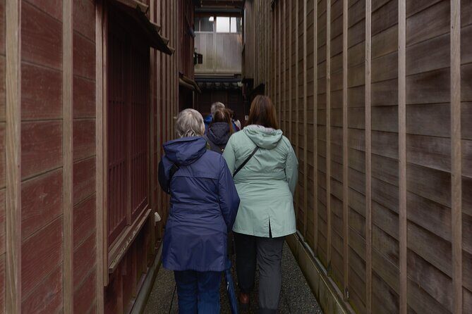 Walking Tour in the Geiko Districts - What to Expect and What Not to Expect