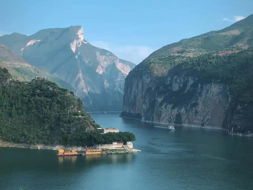 Yichang - Chongqing Yangtze Miracle Luxury 5D4N Cruise - Why This Cruise Offers Great Value for Money