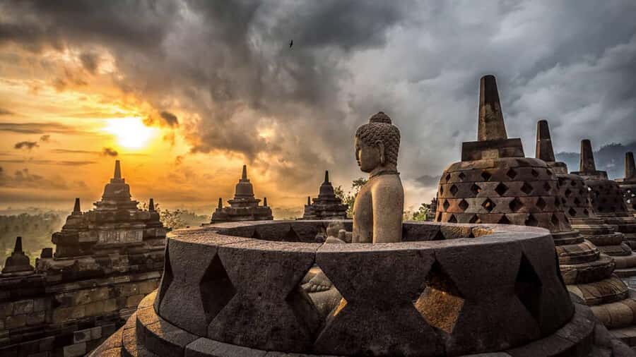 Yogyakarta: Borobudur Sunrise Climb or Sunset and Prambanan - Witnessing the Sunrise at Borobudur