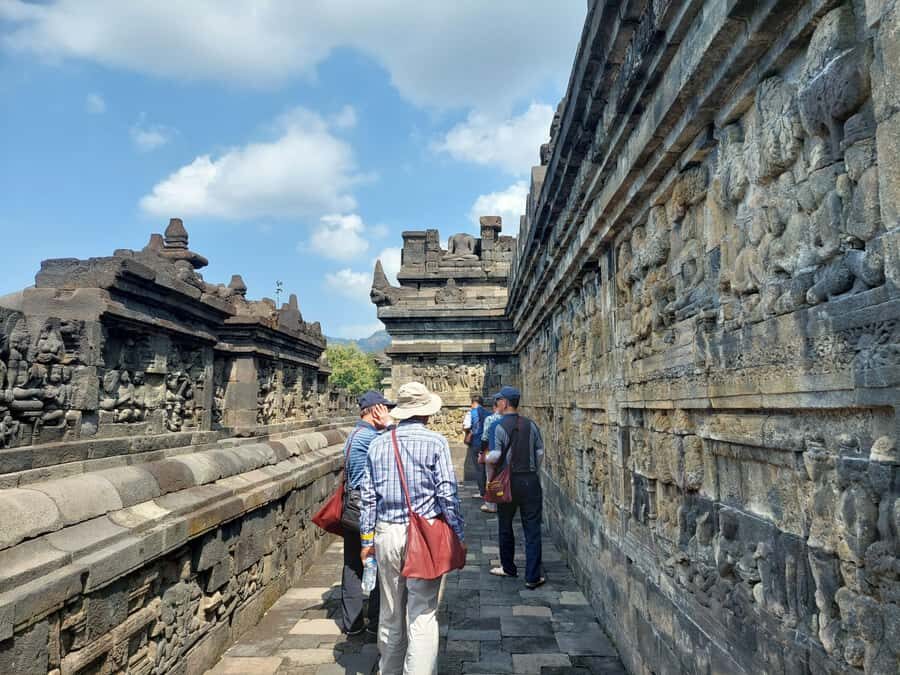 Yogyakarta: Borobudur Sunset Climb Up Shared Guided Tour - Practical Details to Keep in Mind