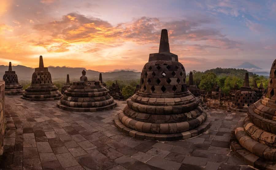 Yogyakarta: Borobudur sunset(guarantee climb up) & Prambanan - An Honest Breakdown of the Tour