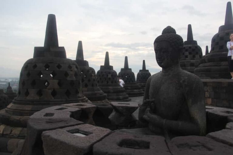 Yogyakarta: Borobudur Temple Sunrise Tour with Breakfast - Breaking Down the Itinerary