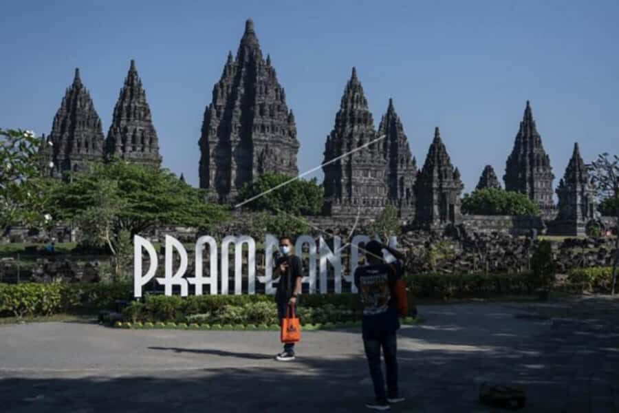YOGYAKARTA ;BOROBUDUR TEMPLE,JEEP MERAPI VULCANO,PRAMBANAN. - Who Will Love This Tour?