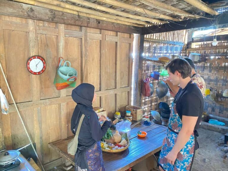 Yogyakarta: Borobudur Village Cycling Tour+Eco Cooking Class - What Makes This Tour Stand Out