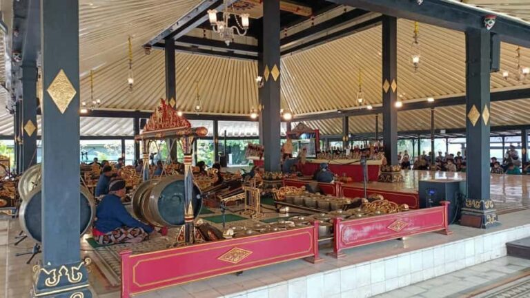 YOGYAKARTA : EXPLORE THE CULTURAL AND NATURE - The Sum Up