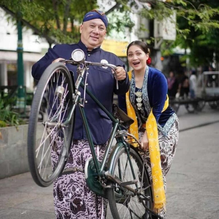 Yogyakarta: Javanese Heritage Attire Rental & Photoshoot - What You’ll Experience Step-by-Step