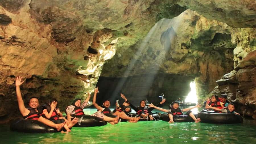 Yogyakarta: Jomblang Cave, Pindul Cave and Oyo River Tubing - Discovering Jomblang Cave: An Underworld Spectacle