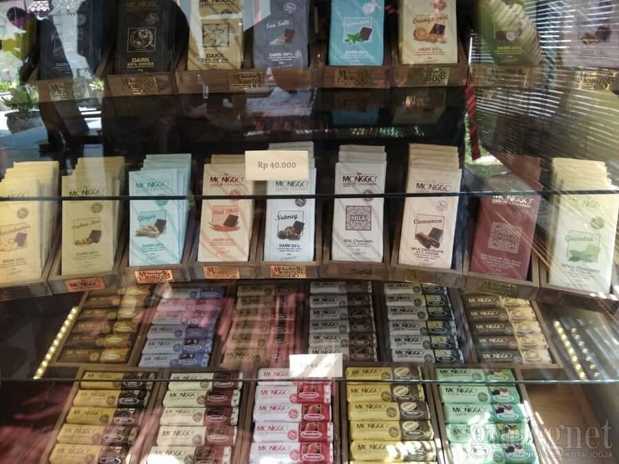 Yogyakarta: Make Your Own Chocolate Monggo and Pottery - The Practicalities: Transportation, Timing, and Group Size