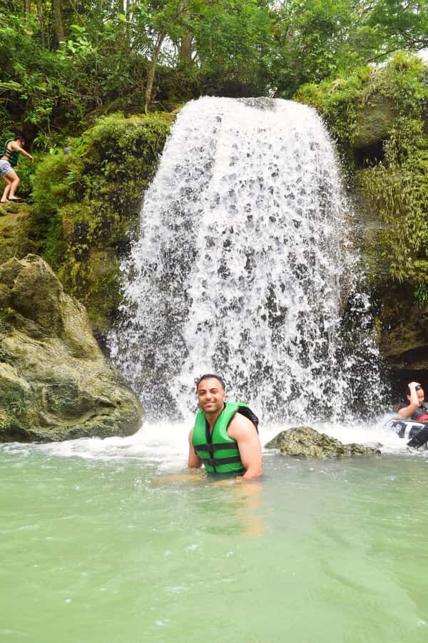 Yogyakarta: Pindul Cave, River Tubing & De Rocka Beach Bar - Exploring Pindul Cave: The Underground Marvel