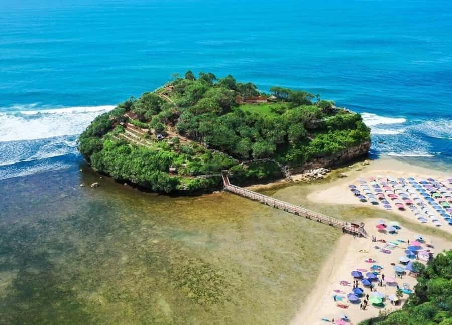 Yogyakarta: Pindul Cave, River Tubing & Drini Beach Tour - Practical Details and Tips