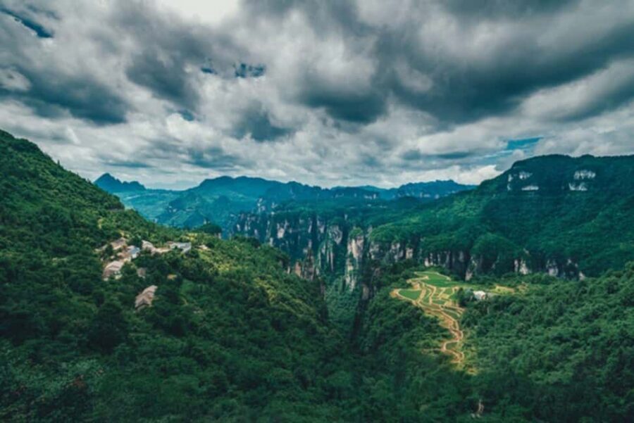 Zhangjiajie: 2-Day Private Tour National Forest Park - The Second Day: Exploring Zhangjiajie’s Natural Wonders