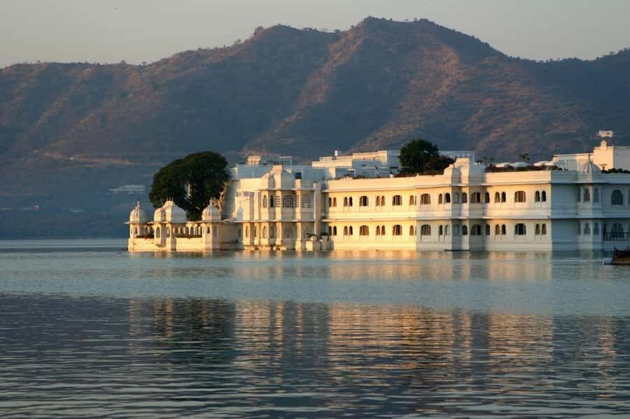 02-Days Lake City of Rajasthan, Udaipur Guided Tour - Transportation and Logistics