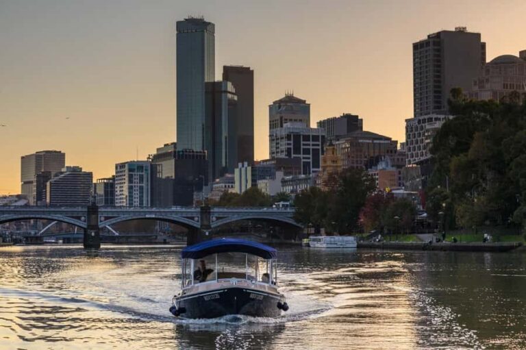 1.5Hr Yarra River Crown Flames and City Lights Cruise - What to Expect: The Itinerary and Atmosphere