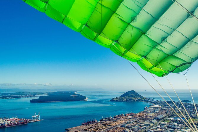15,000ft Tandem Skydive in Bay of Plenty - Who Would Love This Experience?