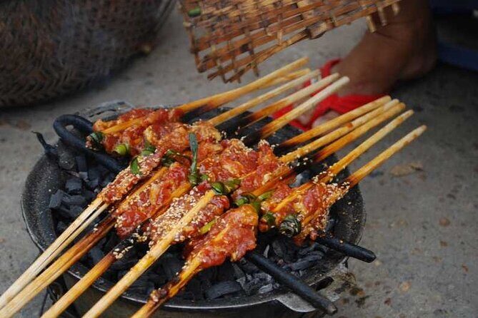 2.5-Hour Street Food Tour in Hoi An old Town - Practical Details and Considerations