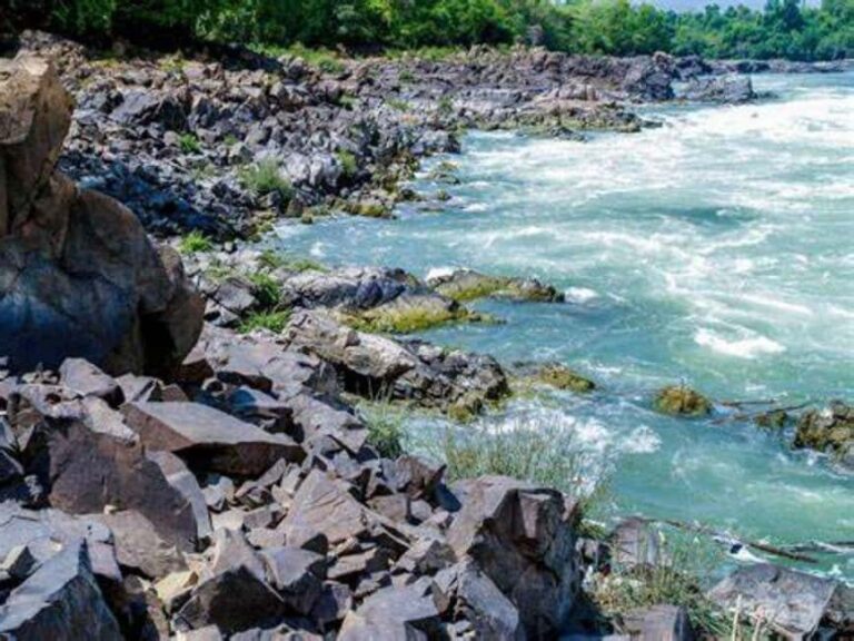 2-Day Private Tour from Vientiane to Pakse by Flight - FAQ