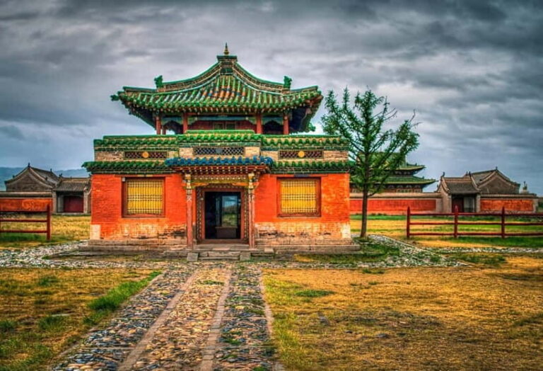 2 Day / Visit Khar kharom and Elsen tasarkhai sand dune - The Experience: Authenticity and Value