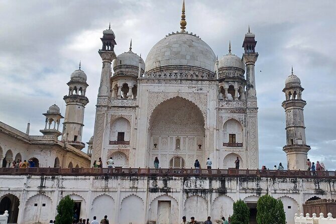 2 Days Journey Through Time : Ajanta, Ellora and Aurangabad - The Practicalities and What They Mean for You