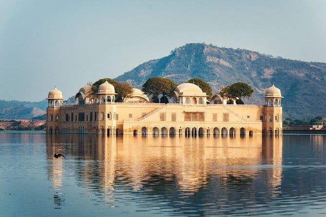 2 Days: Private Jaipur City Tour - Day 1: Exploring Amber Fort and Surroundings  