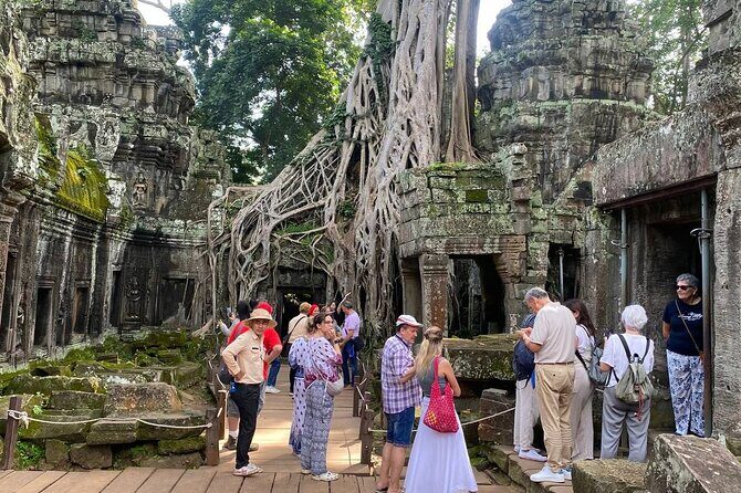 2 Days Private Tour Discovering Angkor Wat and Floating Village - Day 2: From Lakeside Serenity to Local Life