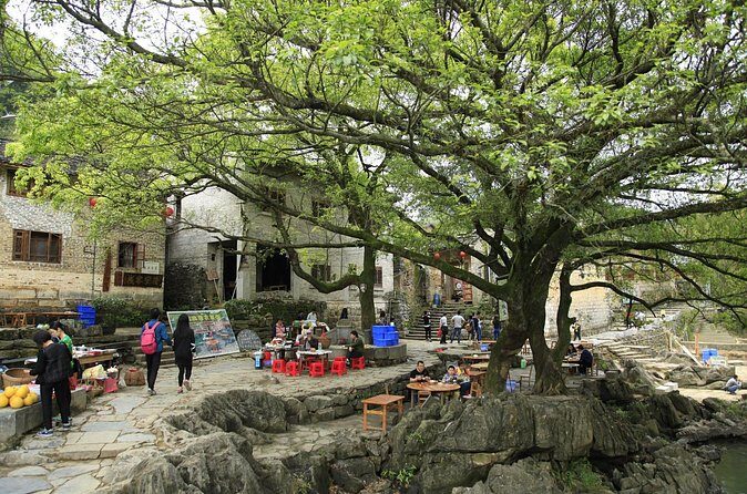 3-Day Trip to Hezhou and Huangyao in Guangxi by Bullet Train from Hong Kong - The Transportation and Accommodation Experience  