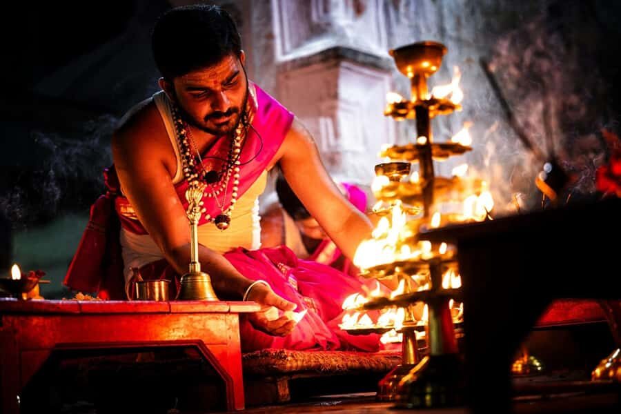 3-Hour Varanasi Tour: Ganga Aarti, Boat Ride & Manikarnika - Practical Considerations & Tips