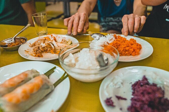 3 Hours Cycling Street Food Night Ride in Ho Chi Minh City - Exploring Each District: What to Expect