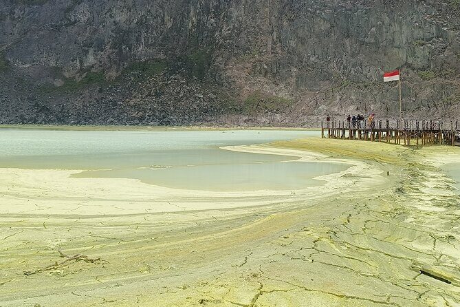4 Day Jakarta Crater Green Canyon and Volcano Private Guided Tour - Day 3: Canyons and Coastal Wonders